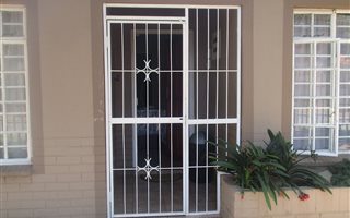 0.5 Bedroom Apartment in Potchefstroom Central