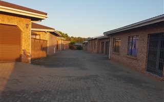 3 Bedroom Simplex in Birdswood