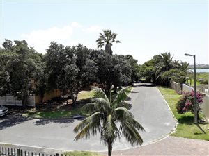 4 Bed House in Zeekoevlei