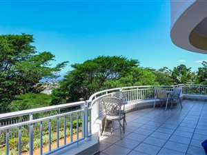 4 Bed Apartment in La Lucia
