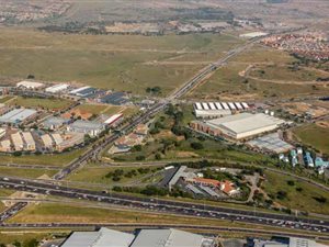 1.7 ha Land available in Louwlardia