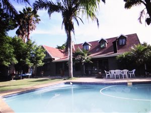 4 Bed House in Denver Park