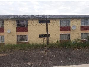 2 Bed House in Newlands East