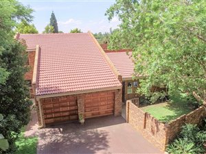 3 Bed House in Silver Lakes Golf Estate