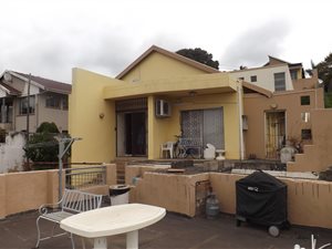 7 Bed House in Sparks Estate