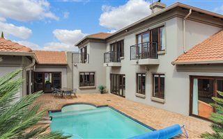 5 Bedroom House in The Wilds