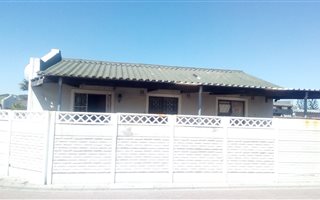 2 Bedroom House in Lentegeur