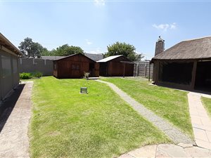 3 Bed House in Robertsham