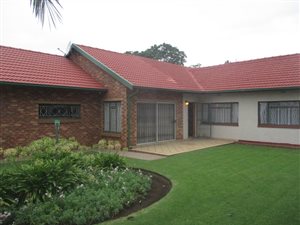 4 Bed House in General Alberts Park