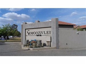 2 Bed Apartment in Rynfield
