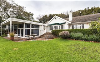 4 Bedroom House in Constantia