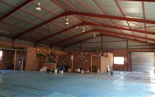 800 m² Industrial space in Dalview