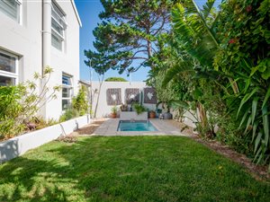 4 Bed House in Bergvliet