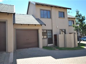2 Bed Duplex in Mooikloof Equestrian Estate
