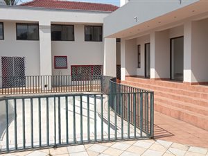 4 Bed House in Westcliff