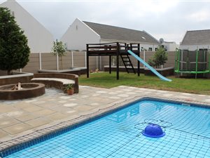 3 Bed House in Sunningdale