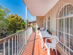 3 Bed Apartment in Southcrest