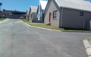 2 Bedroom House in Sunny Ridge