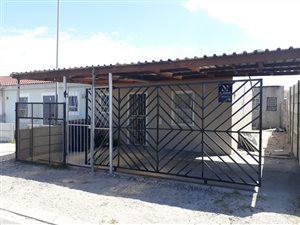 2 Bed House in Pelikan Park