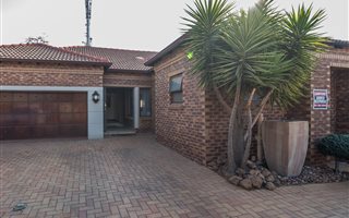 3 Bedroom Cluster in Honeydew Ridge