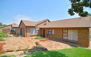 3 Bedroom House in Bromhof