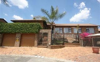 3 Bedroom House in Bromhof
