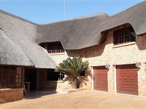 5 Bed House in Ruimsig
