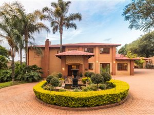 6 Bed House in Waterkloof Heights