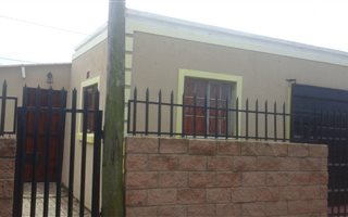2 Bedroom House in Kwanonqaba