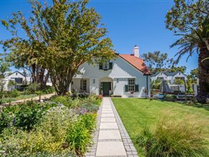 3 Bed House in Paardevlei