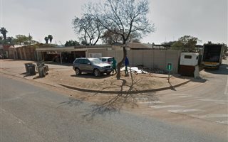 100 m² Commercial space in East Lynne