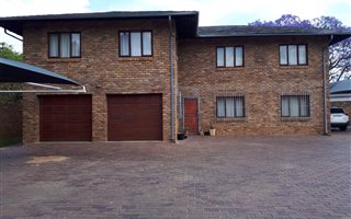 2 Bedroom Townhouse in Jukskei Park