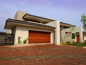 3 Bed House in Lombardy Estate