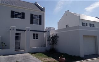 3 Bedroom House in Nuutgevonden