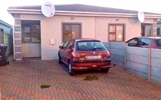 3 Bedroom House in New Woodlands
