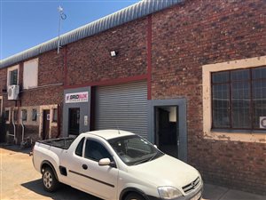 813 m² Industrial space in Waltloo