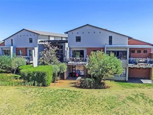 1 Bed Apartment in Jackal Creek Golf Estate