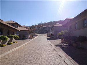 3 Bed House in Bergtuin