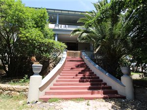 4 Bed House in Mossel Bay Central