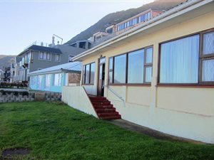 4 Bed House in Herolds Bay