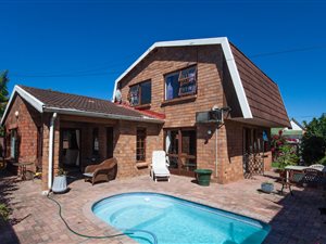 3 Bed House in South End