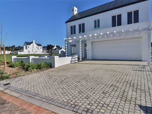 3 Bed House in Koelenbosch Country Estate