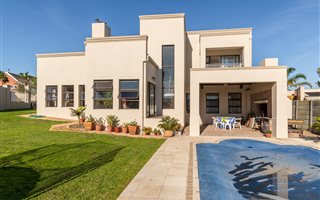 5 Bedroom House in Sonstraal Heights