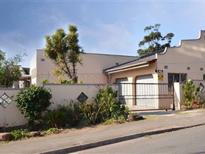 4 Bed House in Sea Cow Lake