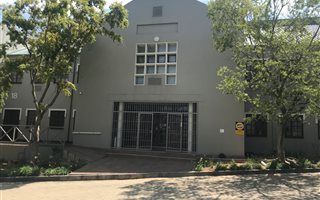1209 m² Industrial space in Halfway House