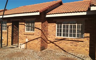 2 Bedroom Townhouse in Modder East