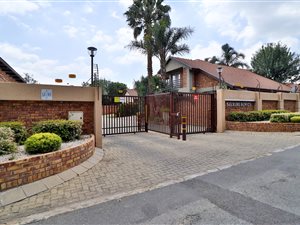 4 Bed Duplex in Kempton Park Central
