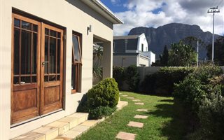 3 Bedroom House in Claremont