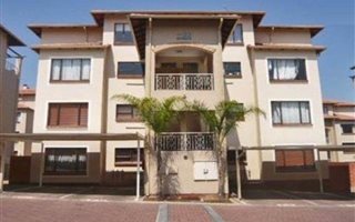 2 Bedroom Townhouse in Sunninghill