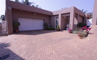 3 Bedroom House in Waterkloof Park